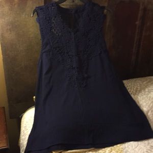 True self crepe like tunic with appliqué top front and back